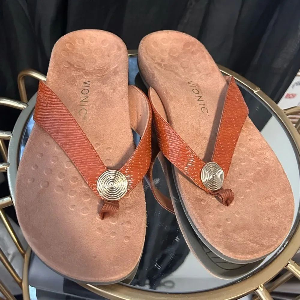 Vionic Hilda Sandals - Picture 2 of 5